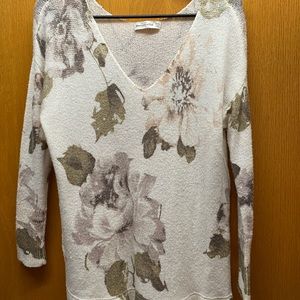 Abercrombie and Fitch- thin floral sweater